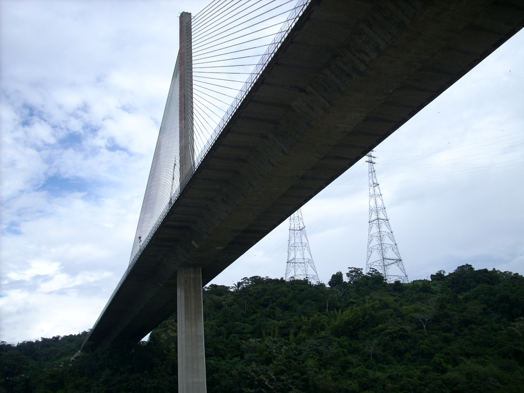 I8_PassingUnderBridge.JPG