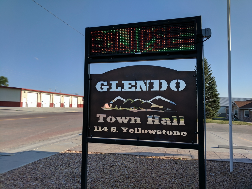 E1_GlendoTownHall.jpg