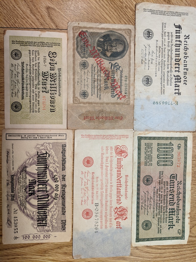 F2_GermanBankNotes.jpg
