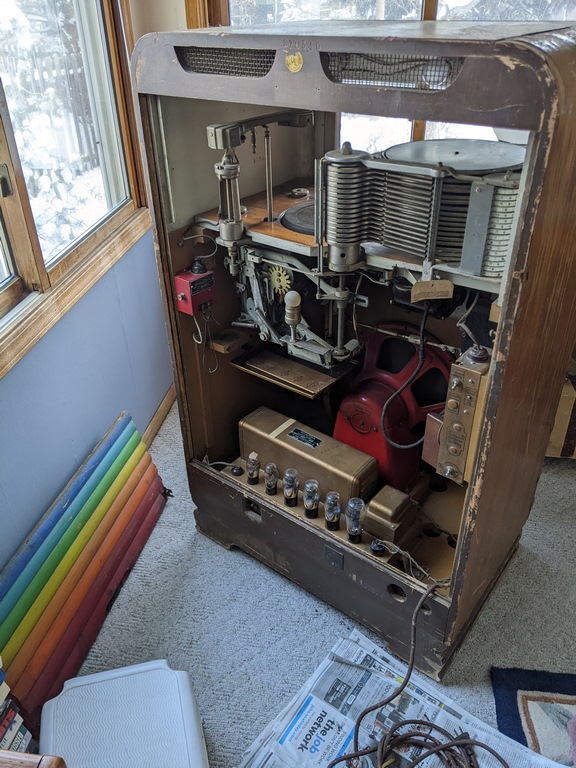 0202A_CleaningInsideJukebox.jpg