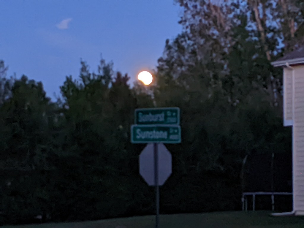 0515A_LunarEclipseOverSignZoom.jpg