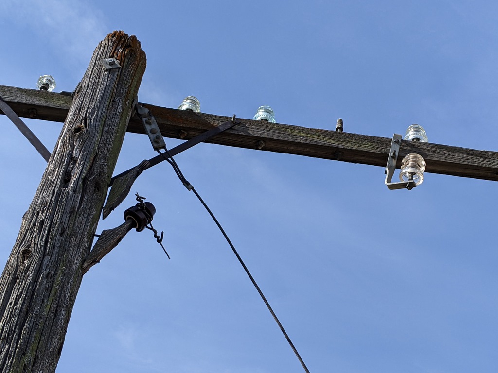 B3_GlassInsulators.jpg