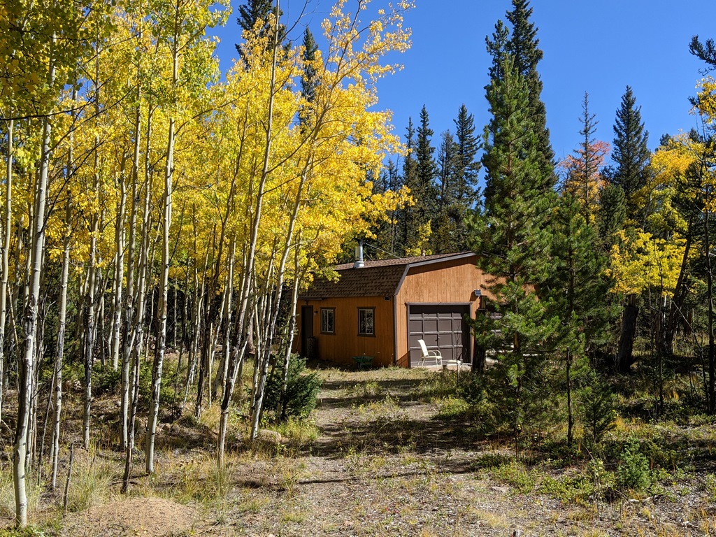 0927A2_CabinWithColorfulAspen.jpg