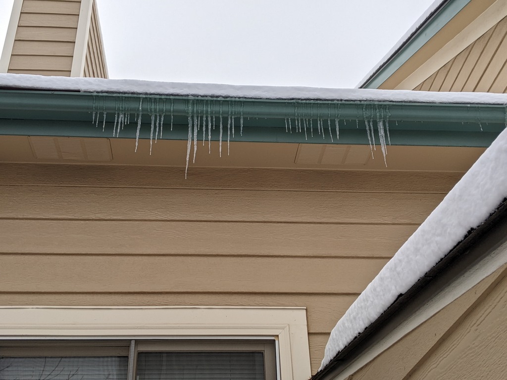 0118D_NorthSideIcicles.jpg