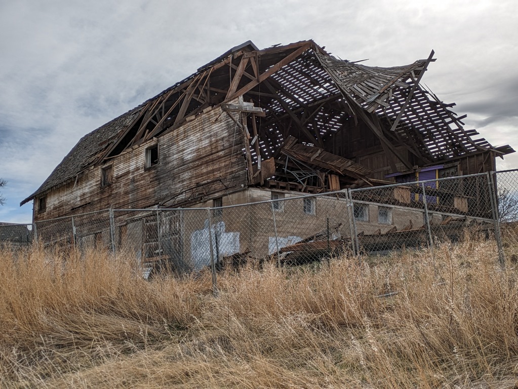 0311_CrumblingOldBarnFC.jpg