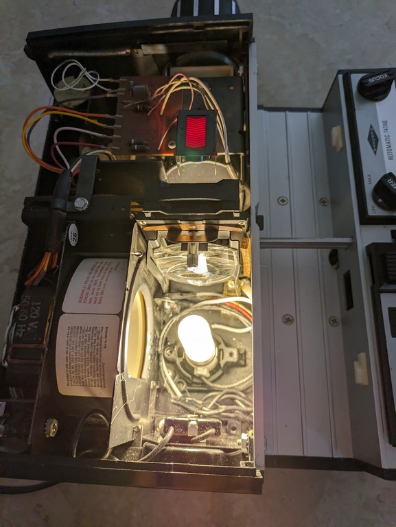 0314B_ReplacedProjectorBulb.jpg