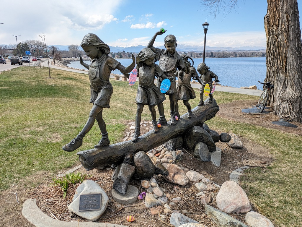 0331B_LakeLovelandSculpture.jpg