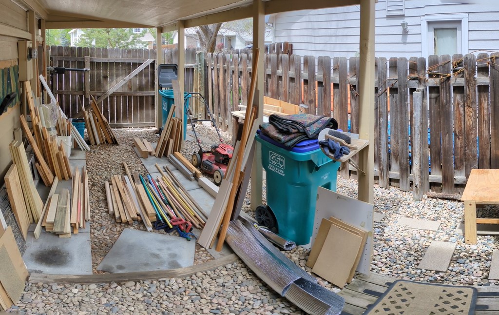 0514C_SprawlInCarport.jpg