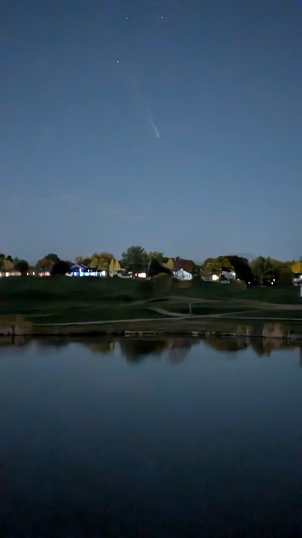 1015C_CometFromCondo.jpg