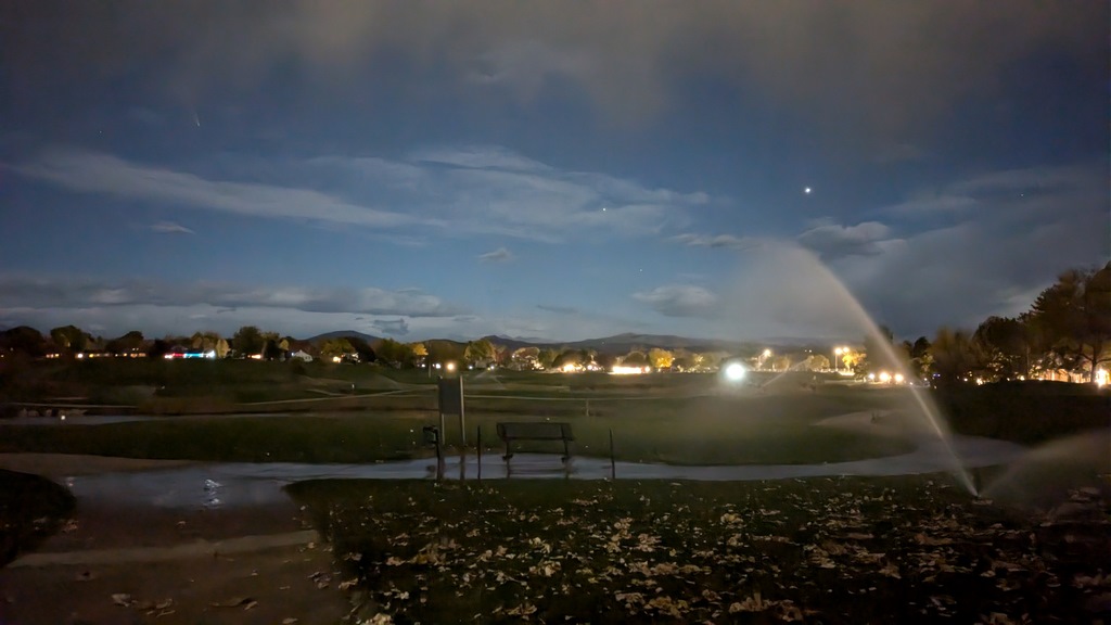 1016E_CometOverGolfCourse.jpg