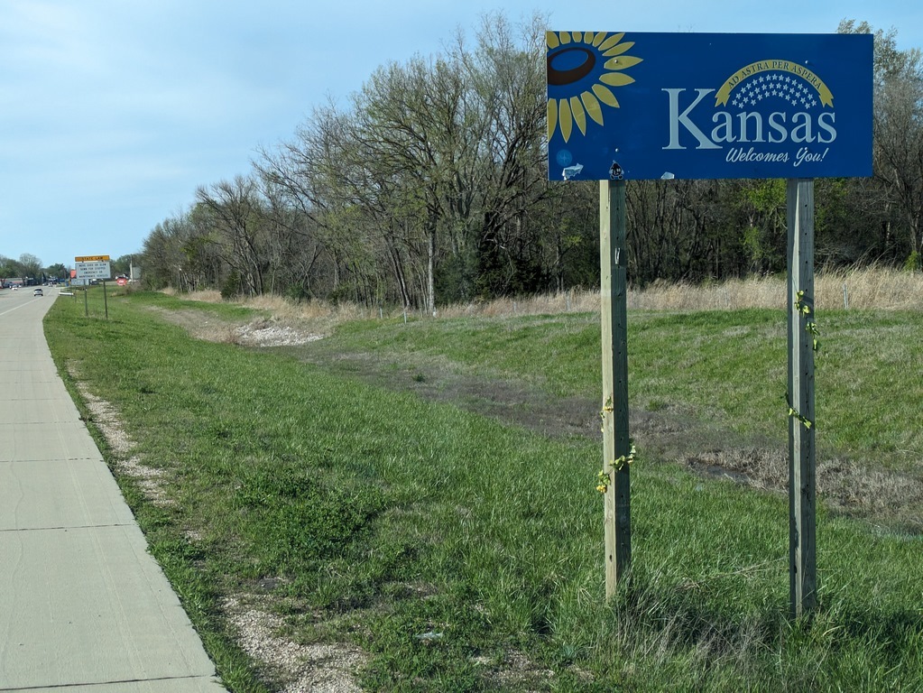 F_KansasSign.jpg