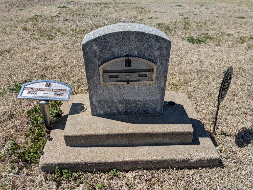 D6_DonaldSchmittHeadstone.jpg