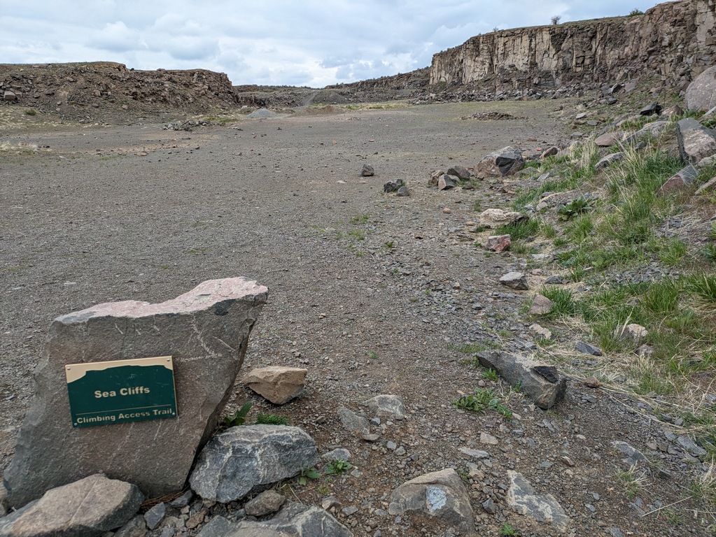 J1_SeaCliffsQuarrySouth.jpg