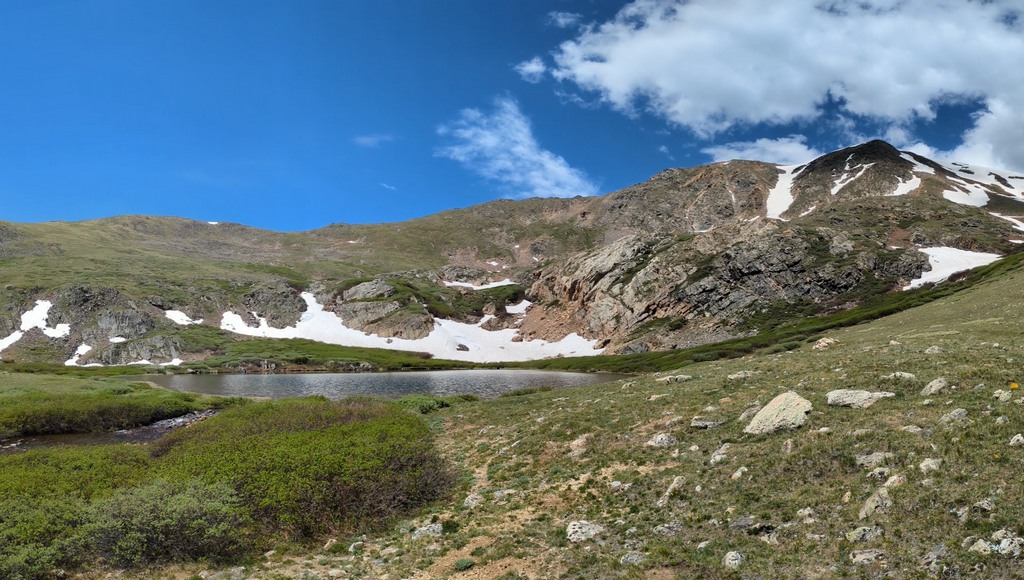 F1_GibsonLakeWhalePeakPano.jpg