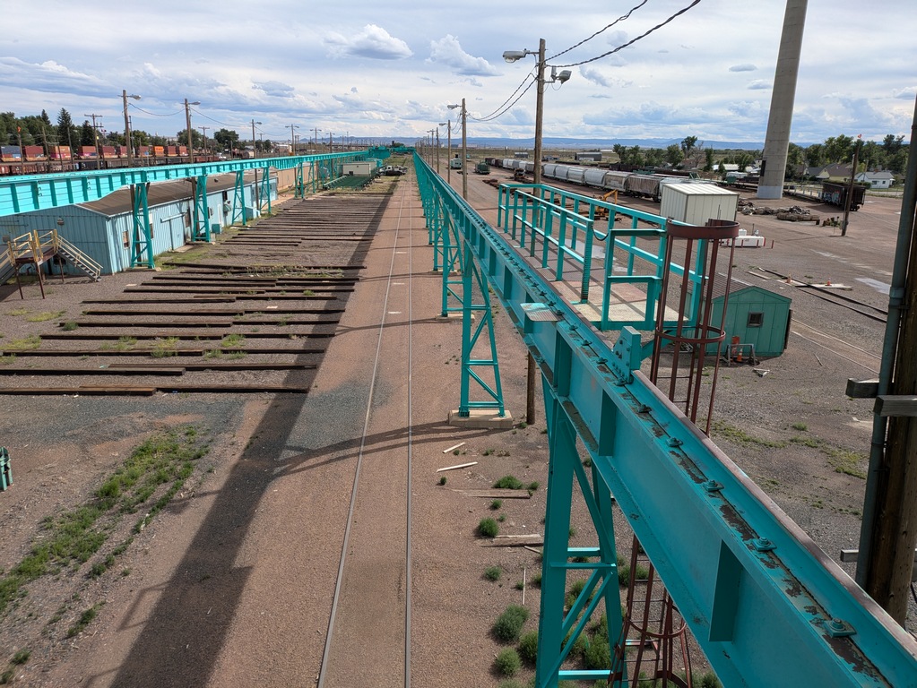 D5_TrackWeldingYard.jpg