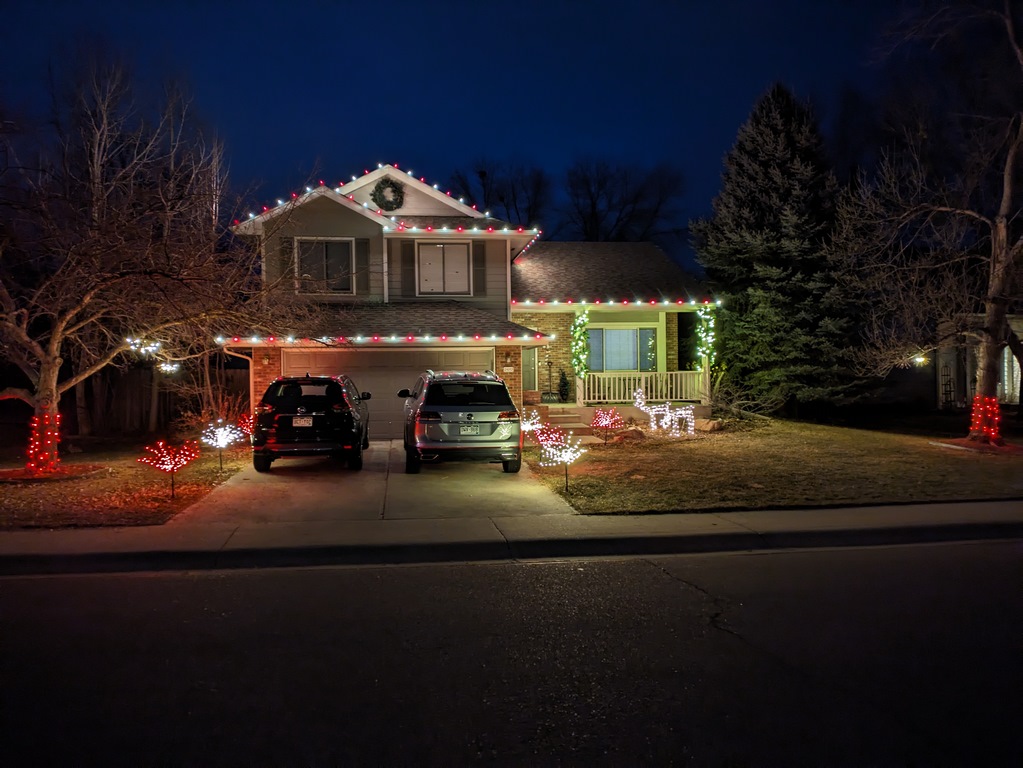 0101C_NeighborXmasLights.jpg