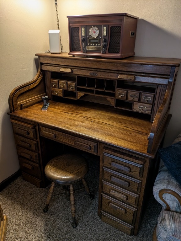 0704A_RolltopDeskWithStool.jpg