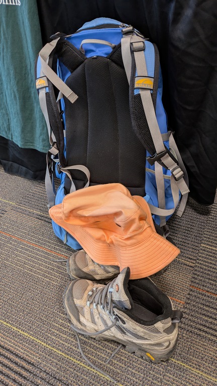 1214I_SuesHikingGear.jpg